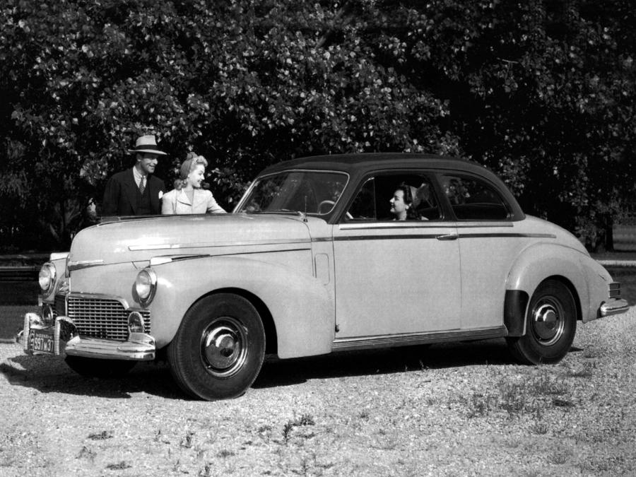  Studebaker President Skyway Sedan Coupe 1942 года  (фото 1 из 1)